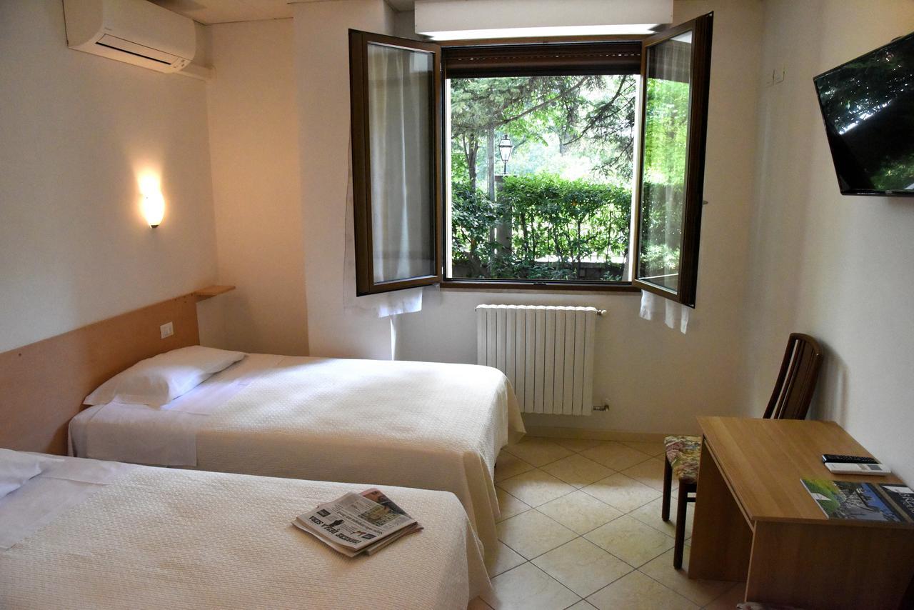 Hotel Livio Брешия Экстерьер фото
