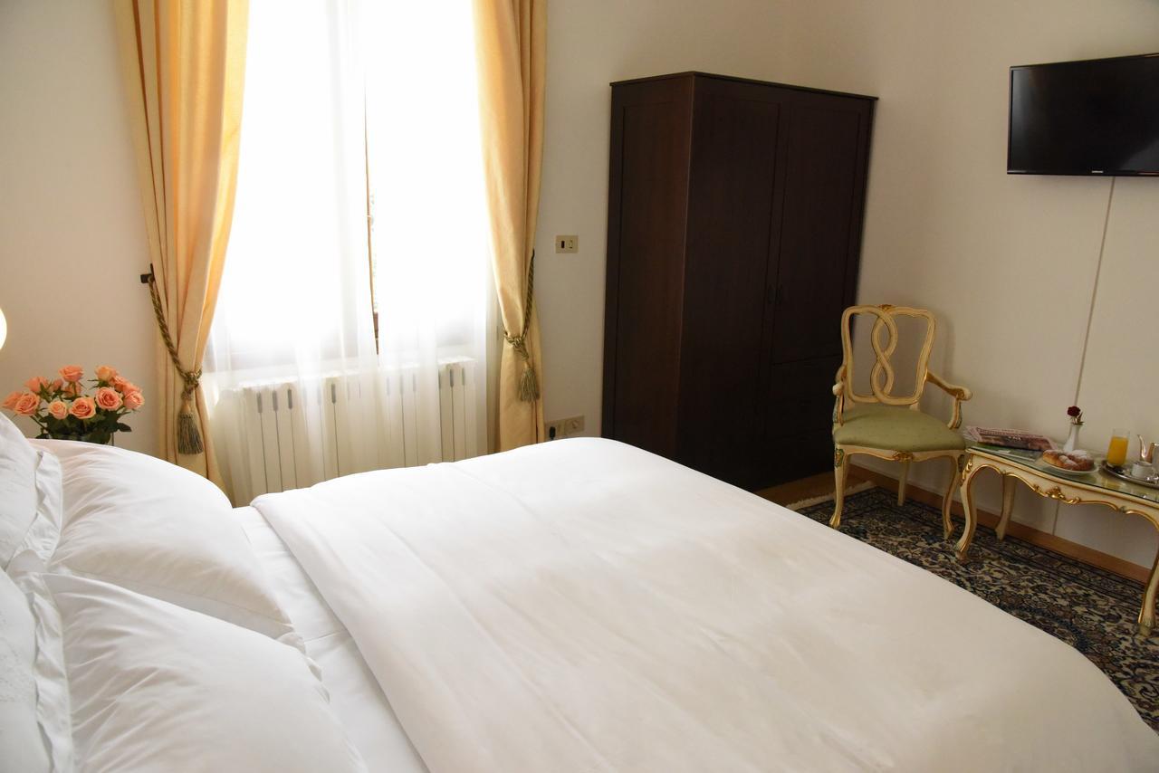 Hotel Livio Брешия Экстерьер фото